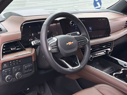 Used 2025 Chevrolet Tahoe High Country w/ Sun And Tow Package AWD/4WD image 16