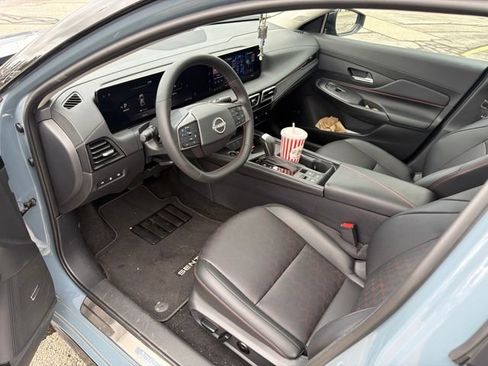 Used 2026 Nissan Sentra SR w/ SR Premium Package FWD image 8