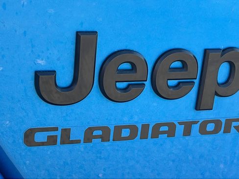 Used 2022 Jeep Gladiator Sport image 28