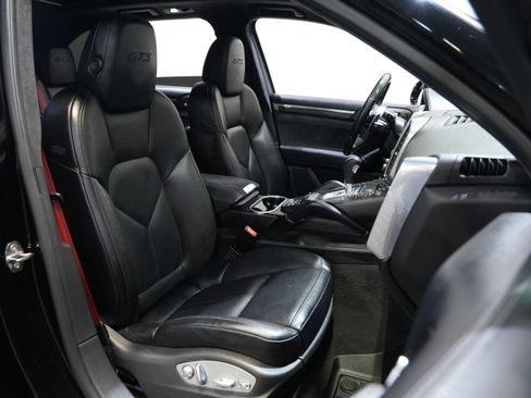 Used 2016 Porsche Cayenne GTS image 33