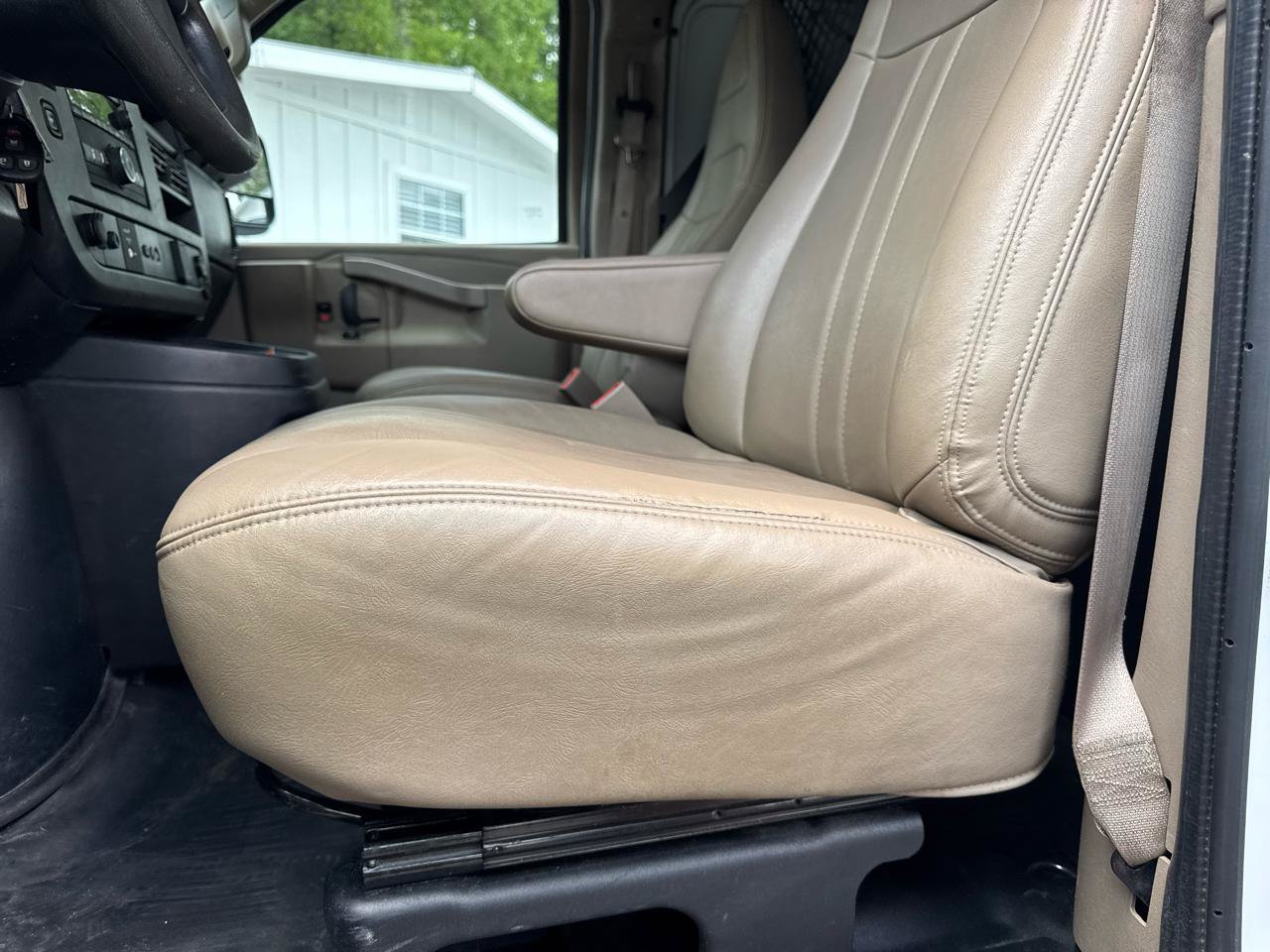 Used 2021 Chevrolet Express 2500 RWD image 19