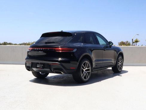 Certified 2025 Porsche Macan w/ Premium Package Plus AWD/4WD image 9