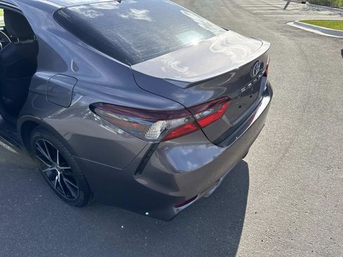 Used 2023 Toyota Camry SE FWD image 9