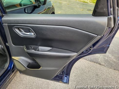 Used 2024 Nissan Rogue SV FWD image 30