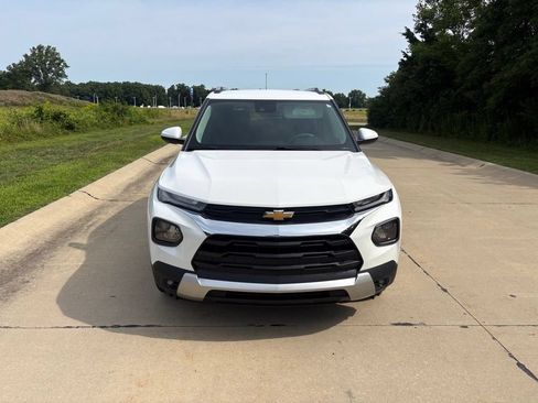 Used 2023 Chevrolet TrailBlazer LT w/ Convenience Package FWD image 12