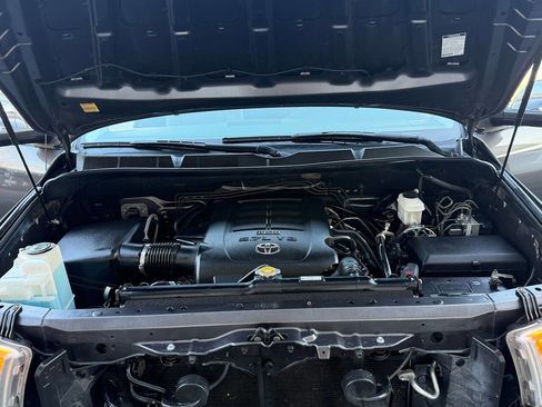 Used 2012 Toyota Tundra Limited w/ Platinum Pkg image 5