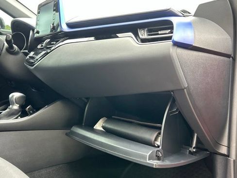 Used 2020 Toyota C-HR XLE FWD image 32