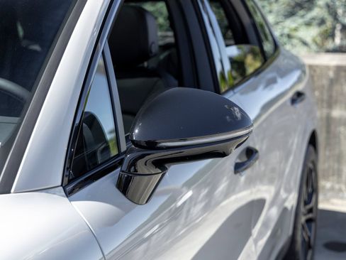Certified 2025 Porsche Cayenne AWD/4WD image 17