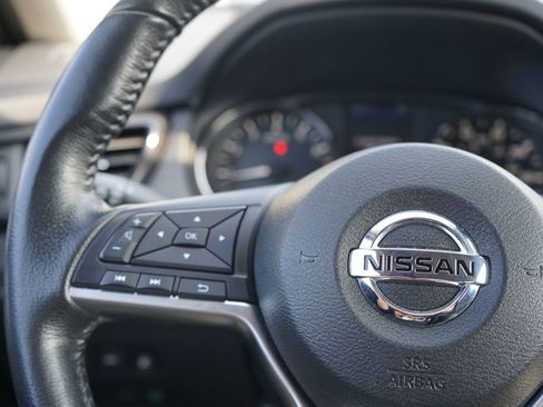 Used 2019 Nissan Rogue SV image 13