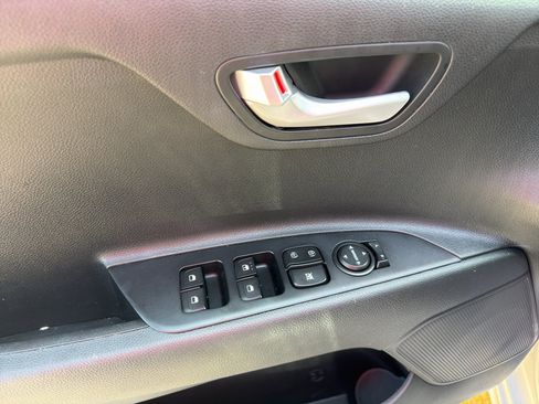 Used 2023 Kia Rio LX FWD image 9