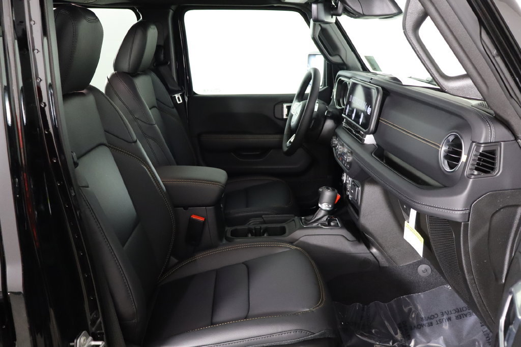 New 2027 Jeep Wrangler Unlimited Sahara AWD/4WD image 18