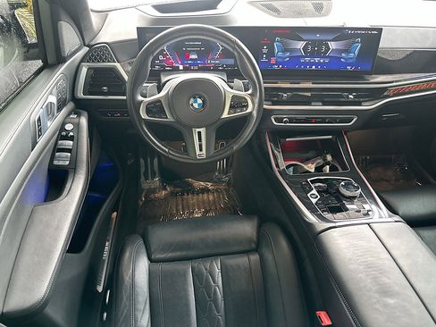 Certified 2025 BMW X7 M60i AWD/4WD image 24