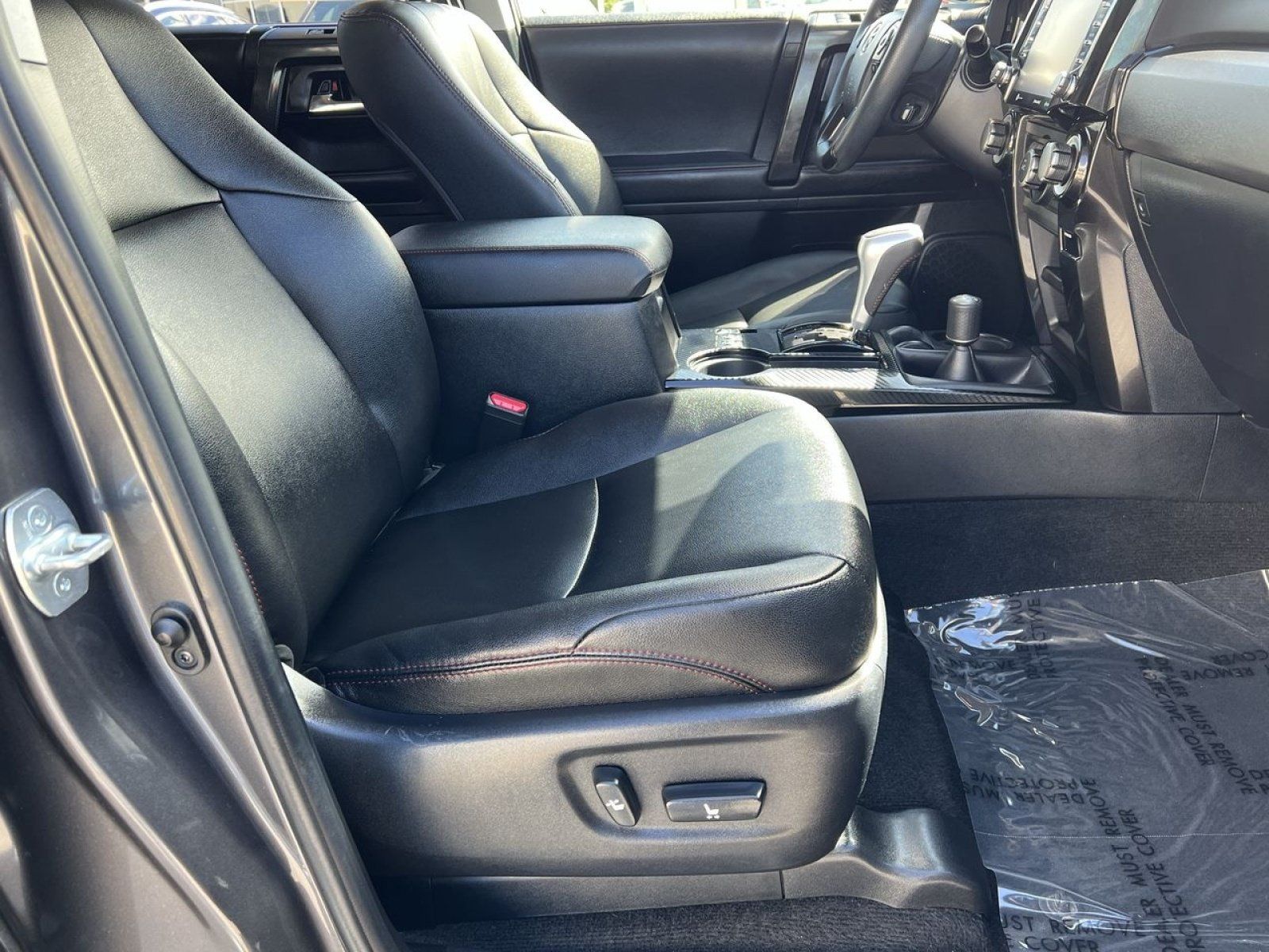 Used 2021 Toyota 4Runner TRD Off-Road Premium w/ Moonroof Package AWD/4WD image 26
