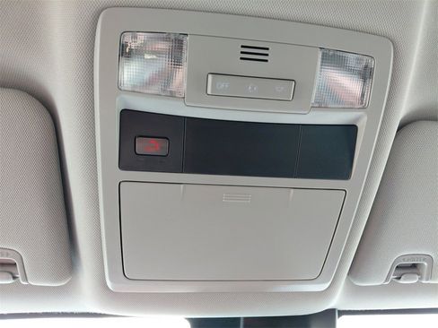 Used 2022 Toyota Tacoma SR image 31