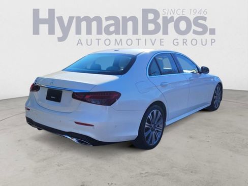 Used 2022 Mercedes-Benz E 350 Sedan image 3