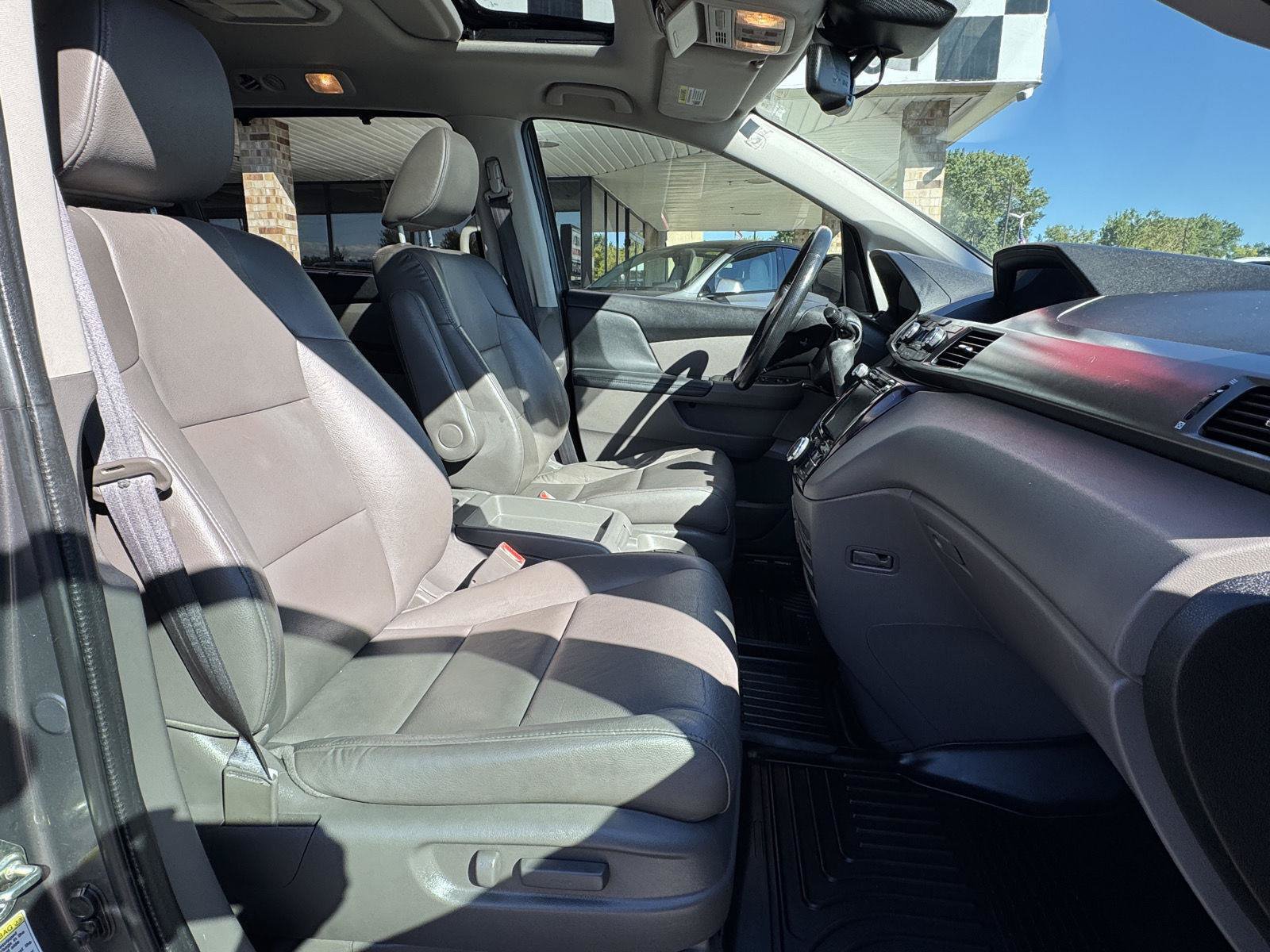 Used 2015 Honda Odyssey EX-L image 25