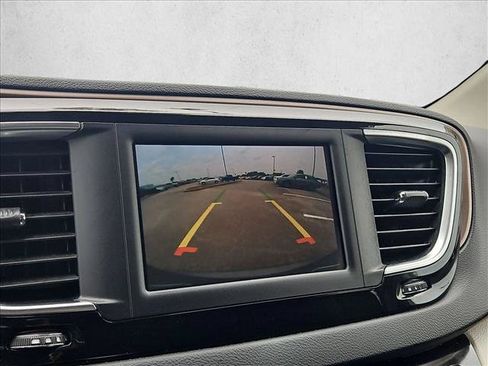 Used 2023 Chrysler Voyager LX FWD image 12