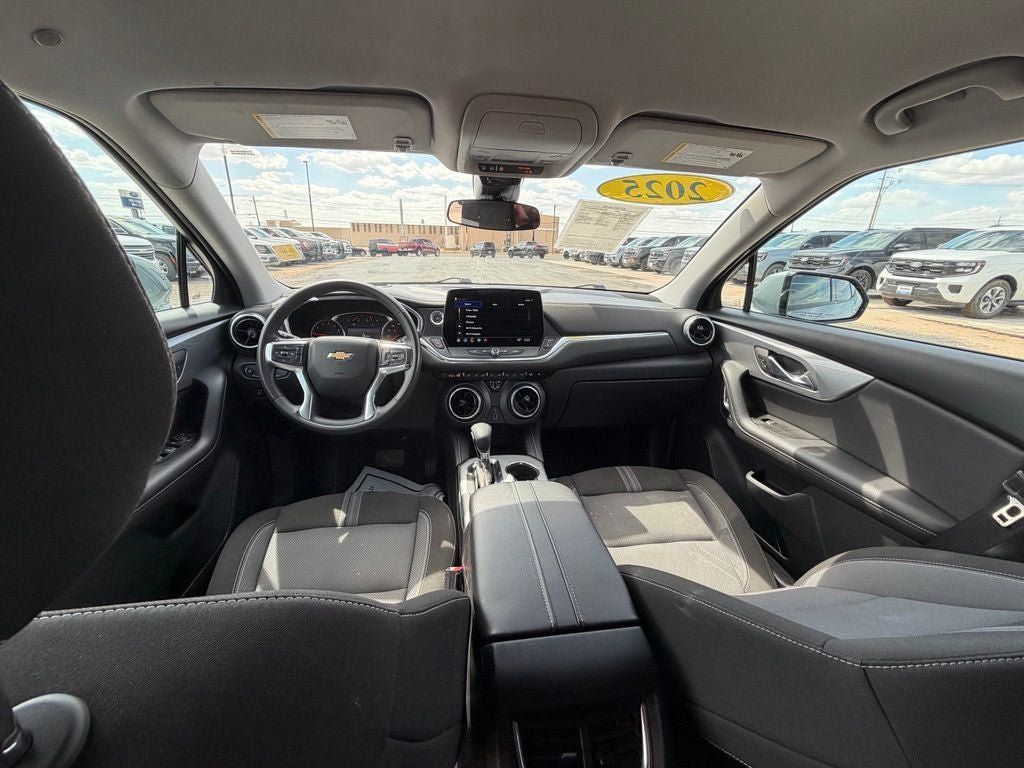 Used 2025 Chevrolet Blazer LT FWD image 10