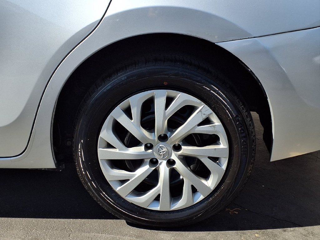 Certified 2018 Toyota Corolla LE FWD image 6