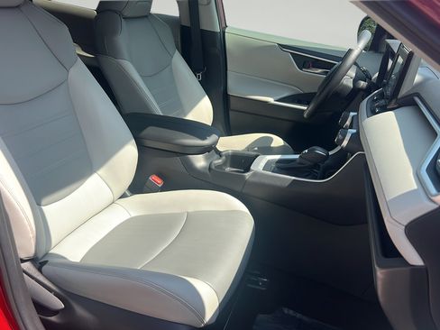 Used 2022 Toyota RAV4 XLE Premium FWD image 22