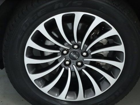 Used 2020 Lincoln Aviator Reserve w/ Class IV Trailer Tow Package image 37