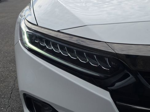 Used 2022 Honda Accord Sport image 7