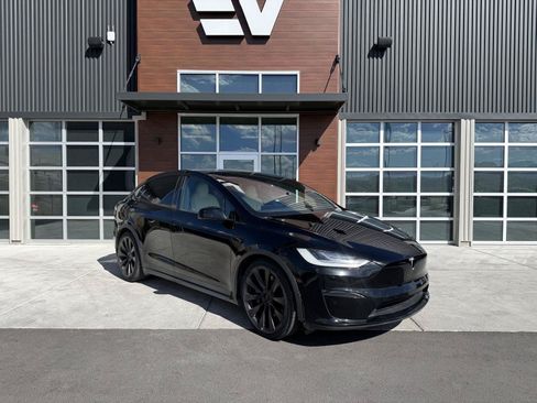 Used 2022 Tesla Model X Plaid AWD/4WD image 2