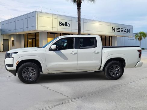 Certified 2025 Nissan Frontier SV RWD image 2