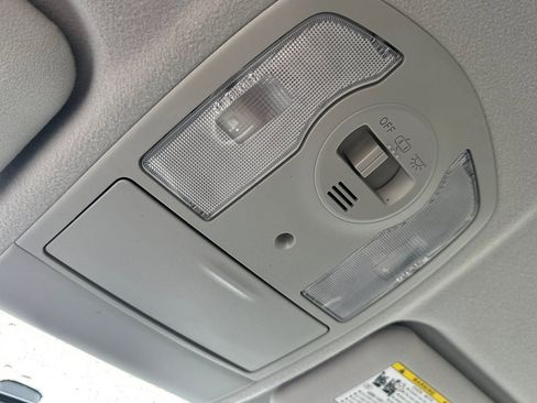 Used 2015 Toyota Prius Two image 22