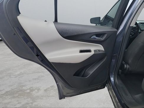 Used 2018 Chevrolet Equinox LS image 23