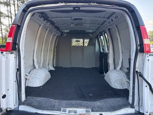 Used 2018 GMC Savana 2500 w/ Communications Package image 36