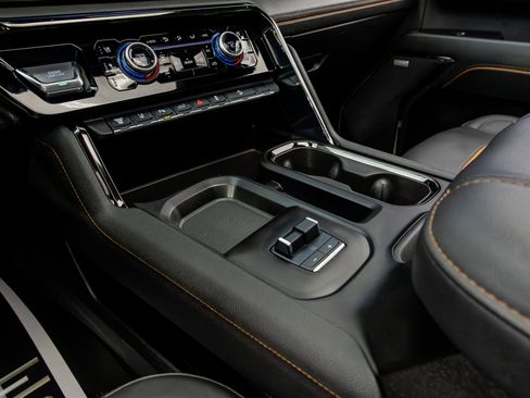 Used 2025 GMC Sierra 2500 AT4 w/ AT4 Premium Plus Package image 55