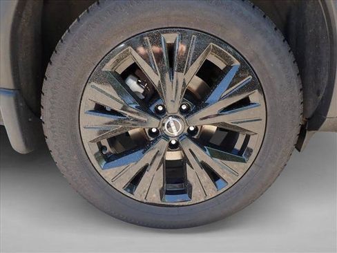 Used 2022 Nissan Rogue SV AWD/4WD image 7