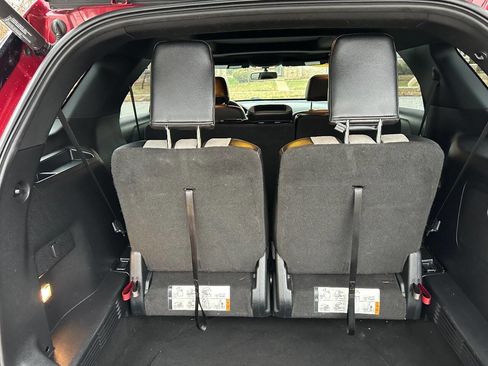 Used 2017 Ford Explorer XLT w/ Equipment Group 202A image 27