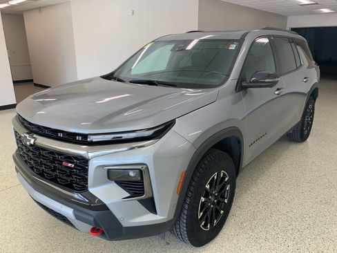 Used 2024 Chevrolet Traverse Z71 w/ Enhanced Driving Package image 1