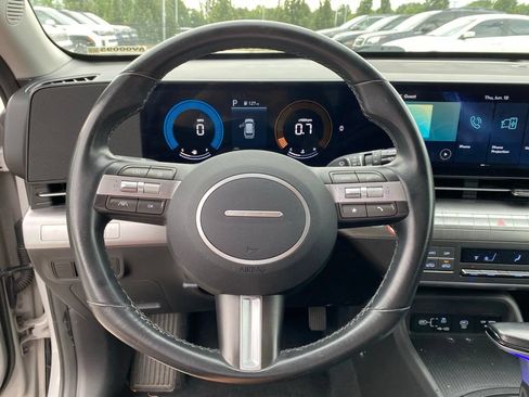 Used 2025 Hyundai Kona SEL FWD image 11