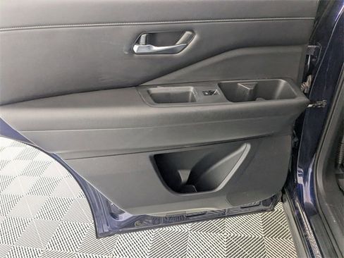 Used 2022 Nissan Pathfinder SL image 28