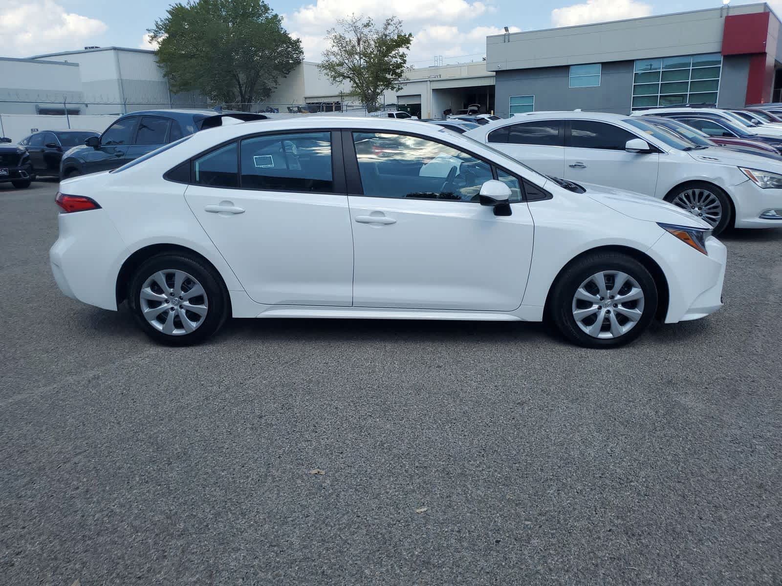 Used 2026 Toyota Corolla LE FWD image 7
