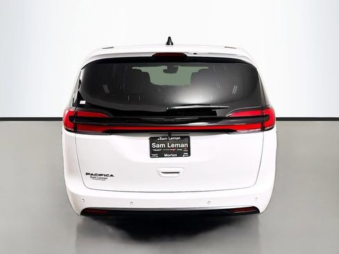 New 2026 Chrysler Pacifica Select FWD image 6