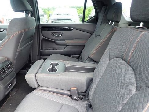Used 2023 Honda Pilot Sport image 12