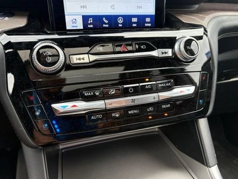 Certified 2023 Ford Explorer Platinum w/ Technology Package AWD/4WD image 26