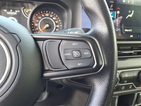 Used 2024 Jeep Gladiator Sport image 19