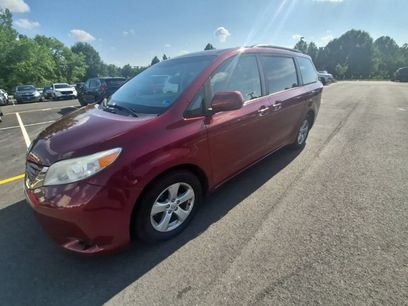 Used 2017 Toyota Sienna LE