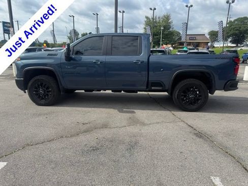 Used 2025 Chevrolet Silverado 2500 LT w/ Trail Boss Package AWD/4WD image 8