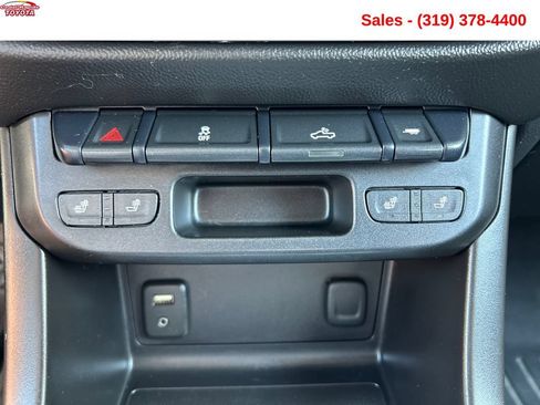 Used 2017 Chevrolet Colorado LT w/ Luxury Package, Chrome AWD/4WD image 27