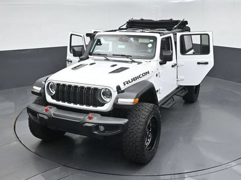 Used 2024 Jeep Wrangler Unlimited Rubicon AWD/4WD image 58