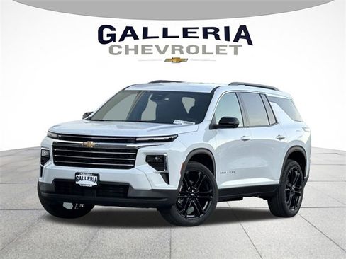 New 2026 Chevrolet Traverse LT w/ Driver Confidence Package image 1