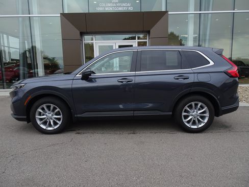 Used 2025 Honda CR-V EX-L image 2