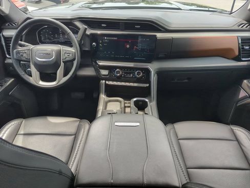 Used 2025 GMC Sierra 2500 Denali AWD/4WD image 14