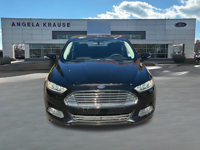 Used 2014 Ford Fusion SE FWD image 2